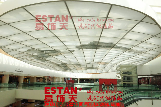 商場(chǎng)頂部