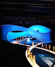 異形定制、異形走秀、服裝周